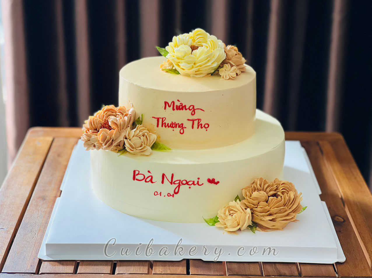 Mẫu Bánh Kem Tầng  -  MKT013