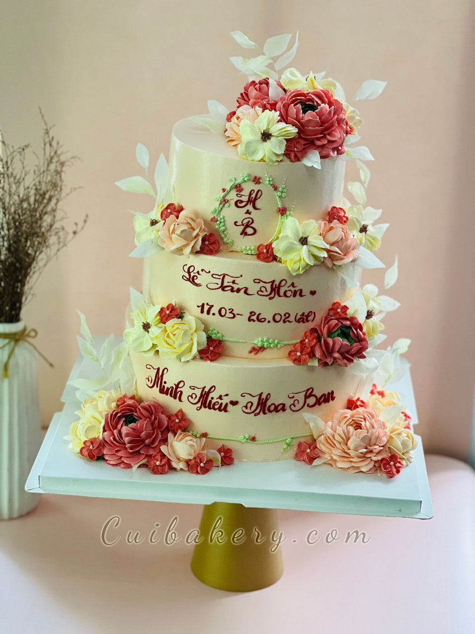 Mẫu Bánh Kem Tầng  -  MKT015